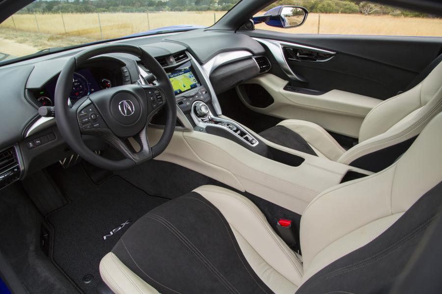 Интерьер Acura NSX 2016 года  (NA) (фото 172 из 286)